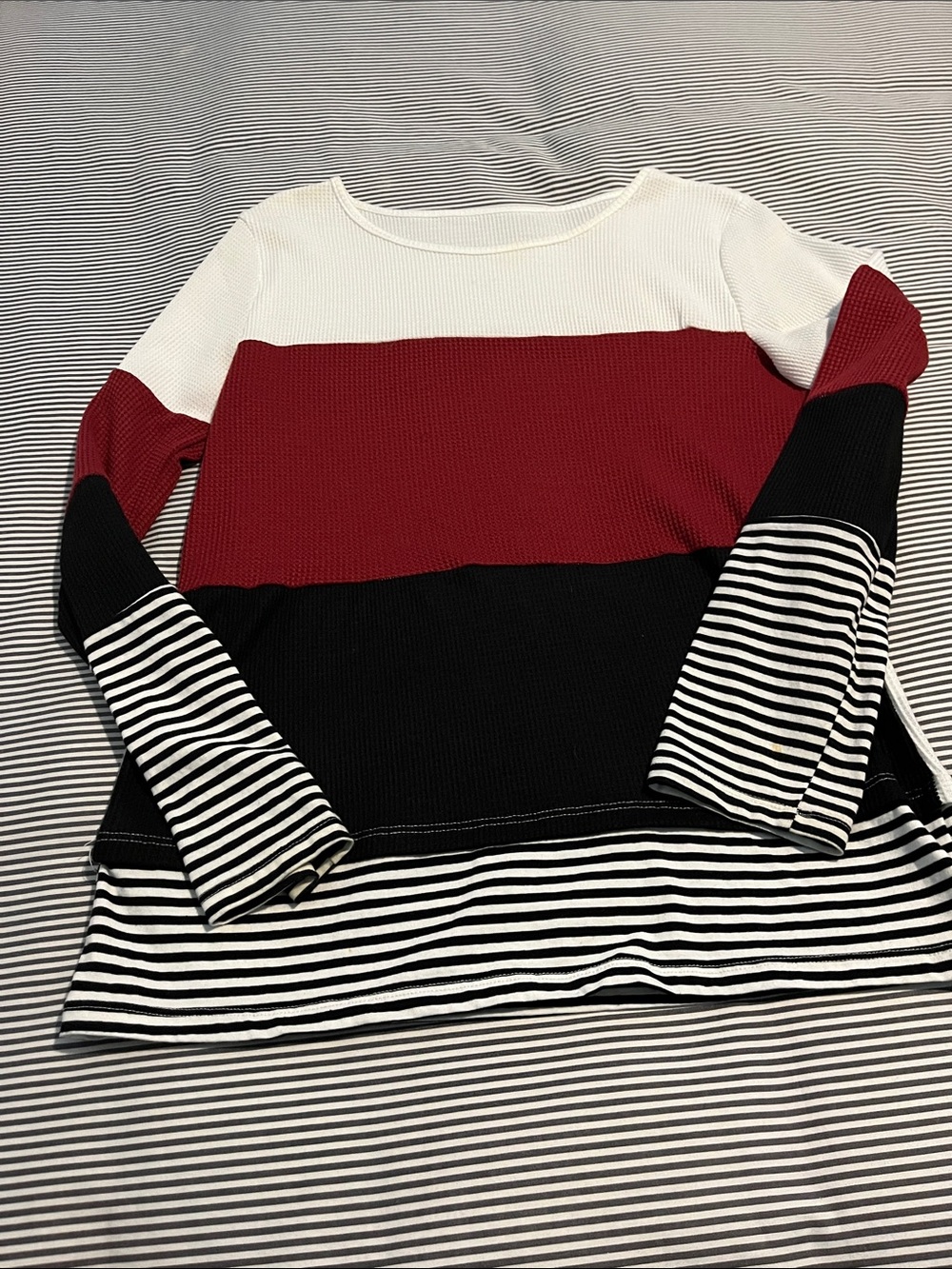 Long sleeve lightweight sweater sz Small